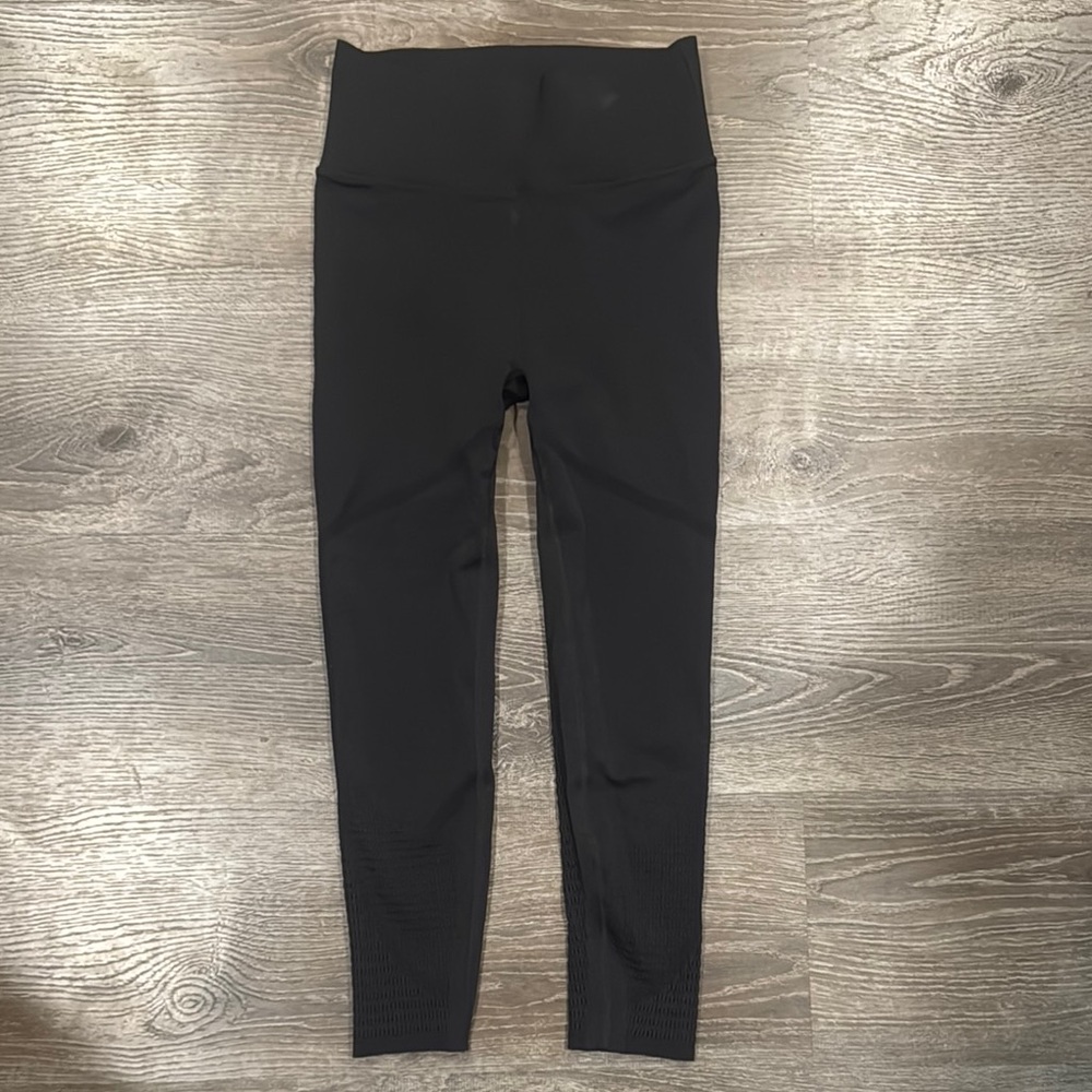 Women’s Fabletics High Compression Leggings Like New